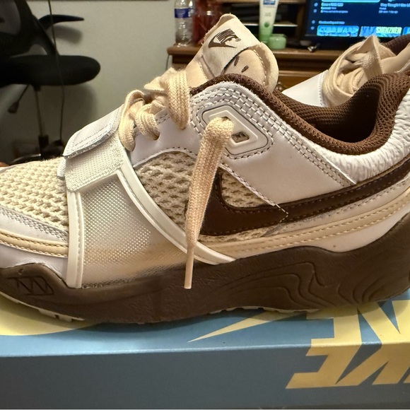 Nike men’s size 6 or women’s 7.5/8 cactus jack cream and Brown Sneakers Travis - Picture 1 of 10